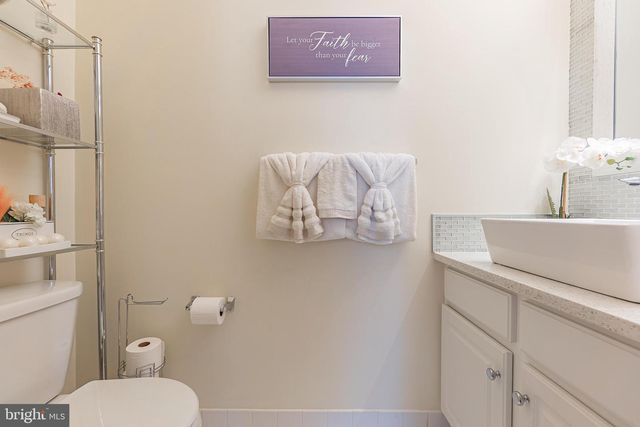 321 FOUNTAIN ST, Philadelphia, PA 19128