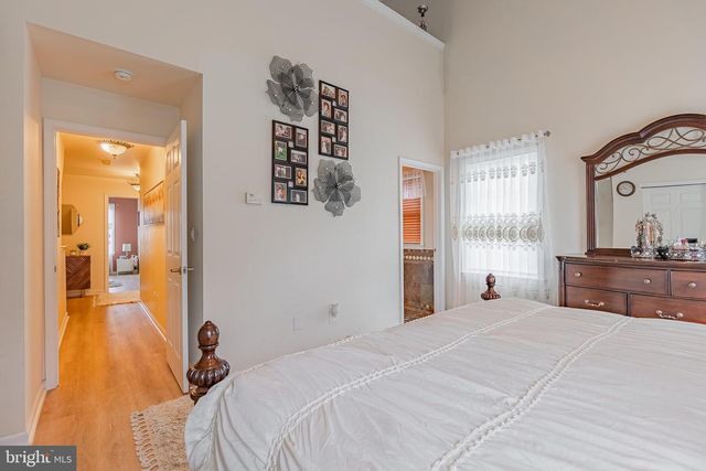 321 FOUNTAIN ST, Philadelphia, PA 19128