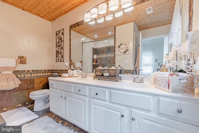 321 FOUNTAIN ST, Philadelphia, PA 19128