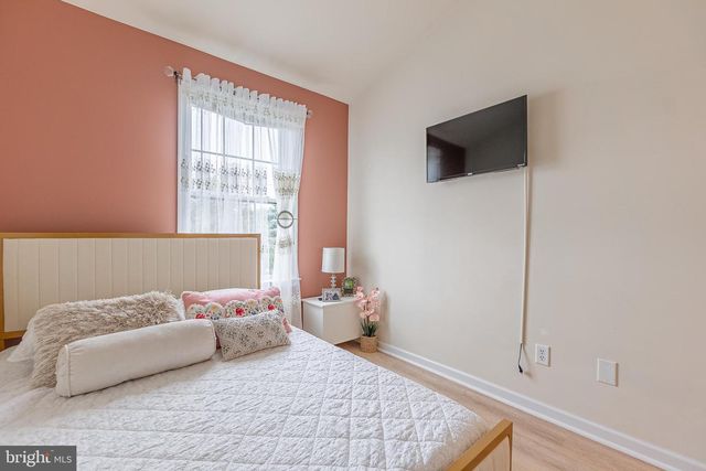 321 FOUNTAIN ST, Philadelphia, PA 19128