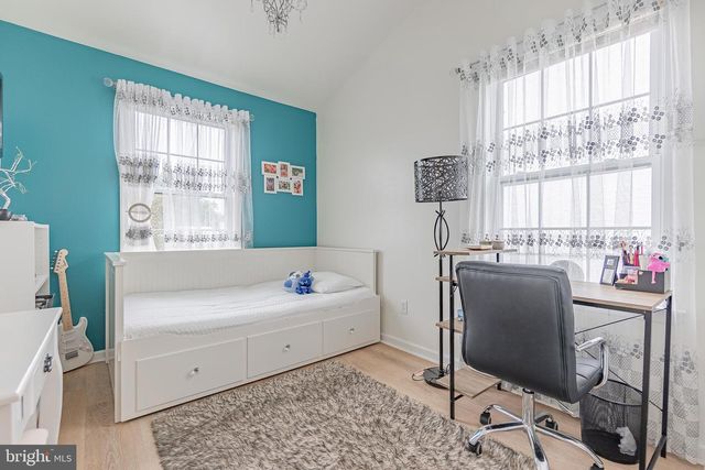 321 FOUNTAIN ST, Philadelphia, PA 19128