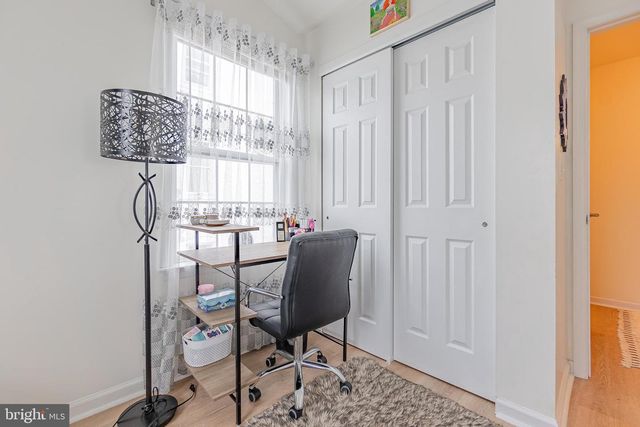 321 FOUNTAIN ST, Philadelphia, PA 19128