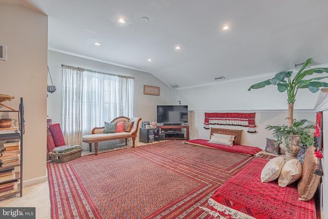 321 FOUNTAIN ST, Philadelphia, PA 19128