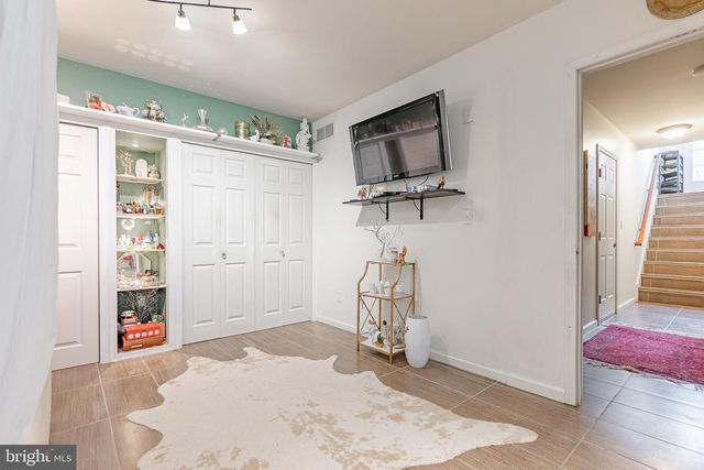 321 FOUNTAIN ST, Philadelphia, PA 19128