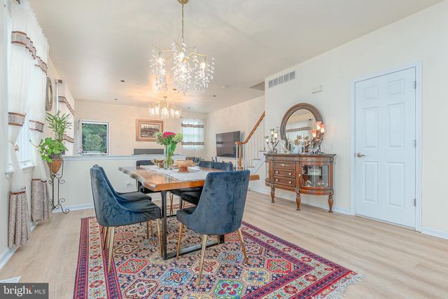 321 FOUNTAIN ST, Philadelphia, PA 19128