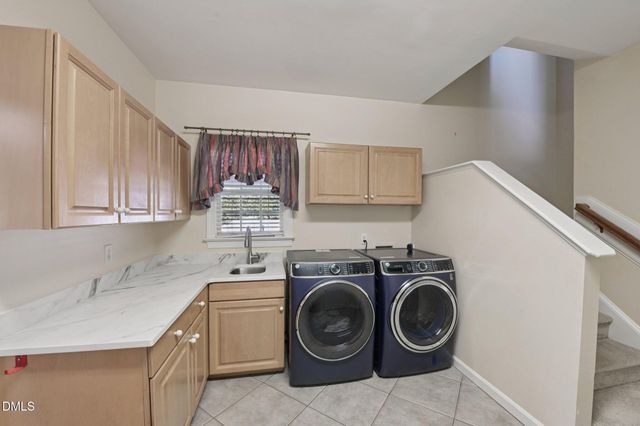 805 Cricketfield Lane, Cary, NC 27518