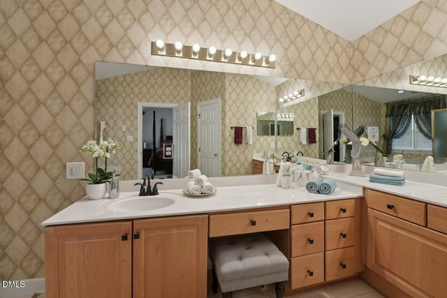 805 Cricketfield Lane, Cary, NC 27518