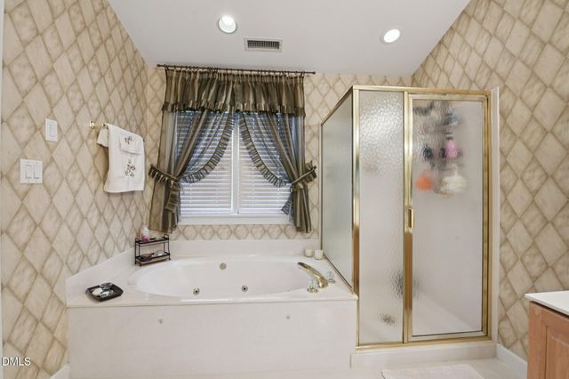 805 Cricketfield Lane, Cary, NC 27518