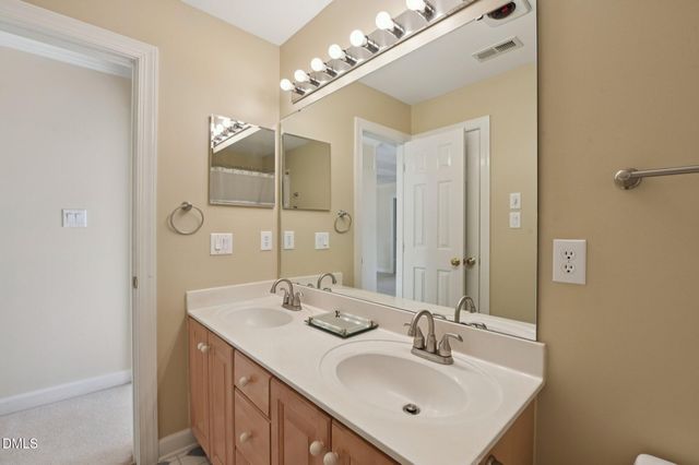 805 Cricketfield Lane, Cary, NC 27518