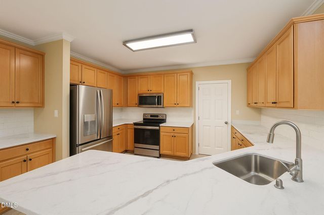 805 Cricketfield Lane, Cary, NC 27518