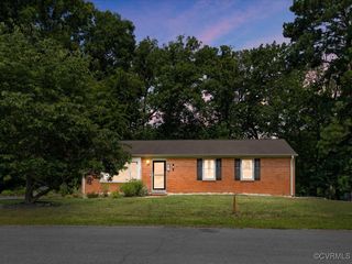 8070 Meadow Dr, Mechanicsville, VA 23111