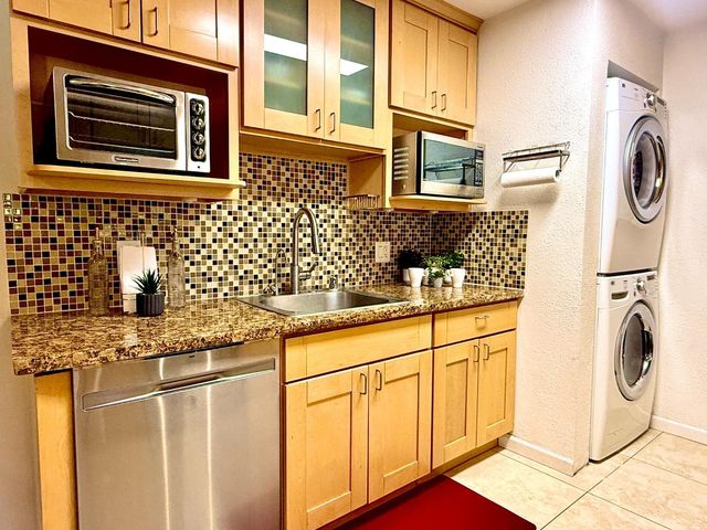 2250 Monroe Street 201, Santa Clara, CA 95050