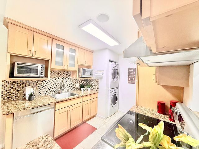 2250 Monroe Street 201, Santa Clara, CA 95050