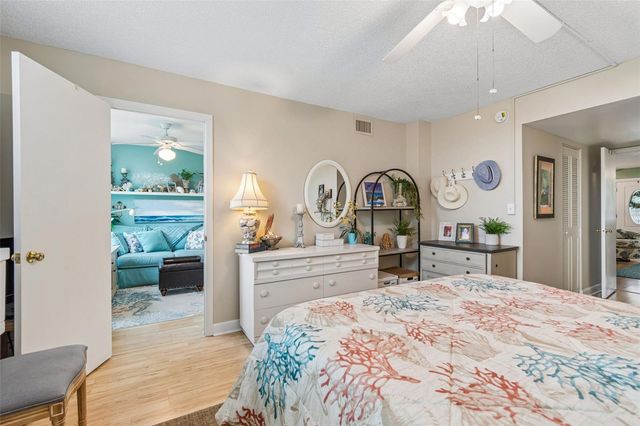 4885 1ST ST NE 307, St Petersburg, FL 33703