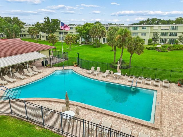 4885 1ST ST NE 307, St Petersburg, FL 33703