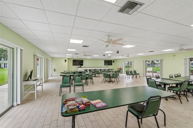 4885 1ST ST NE 307, St Petersburg, FL 33703