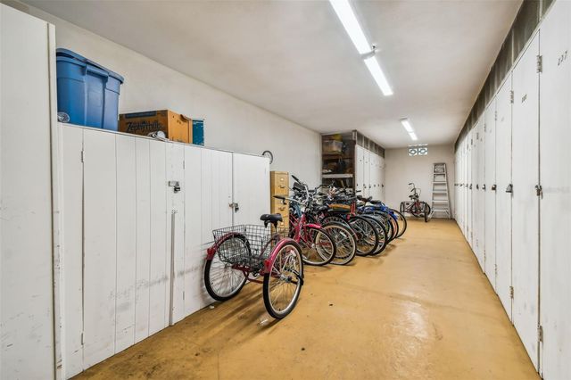 4885 1ST ST NE 307, St Petersburg, FL 33703