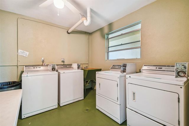 4885 1ST ST NE 307, St Petersburg, FL 33703