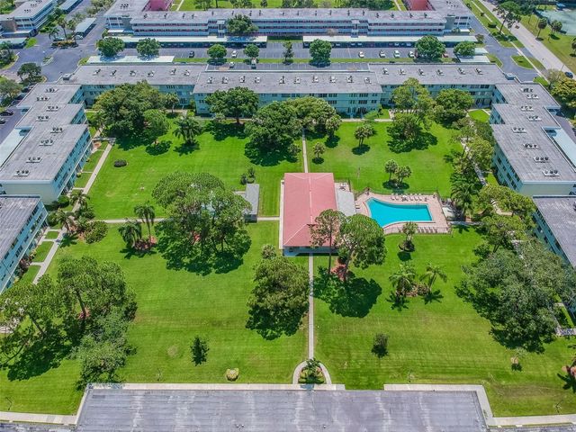 4885 1ST ST NE 307, St Petersburg, FL 33703