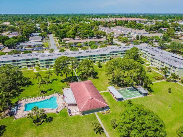 4885 1ST ST NE 307, St Petersburg, FL 33703