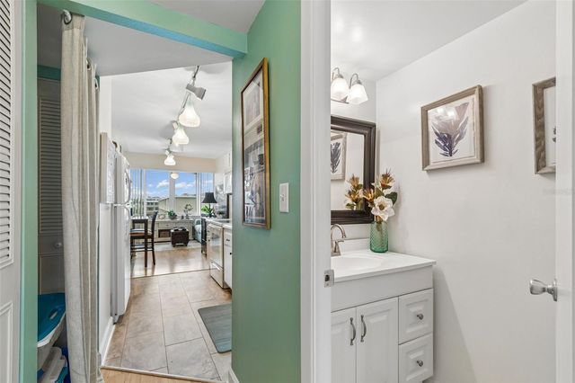 4885 1ST ST NE 307, St Petersburg, FL 33703