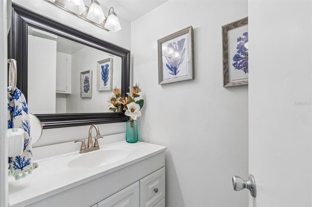 4885 1ST ST NE 307, St Petersburg, FL 33703