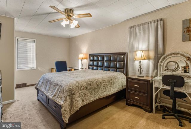 30 SAINT CHARLES PL, Runnemede, NJ 08078