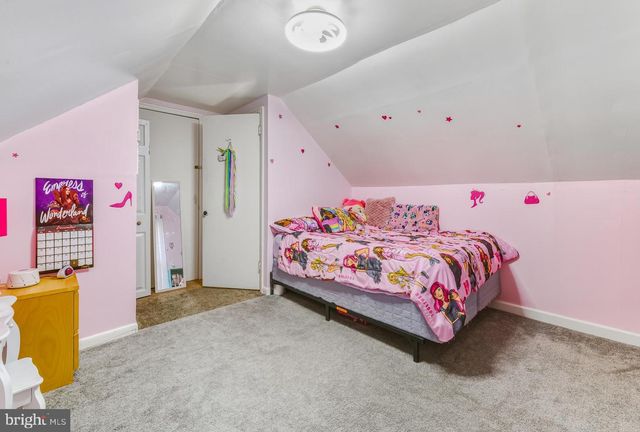 30 SAINT CHARLES PL, Runnemede, NJ 08078