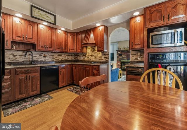 30 SAINT CHARLES PL, Runnemede, NJ 08078