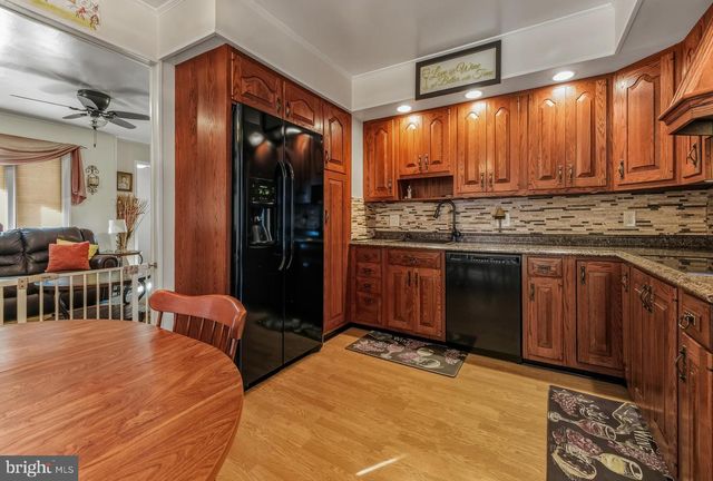 30 SAINT CHARLES PL, Runnemede, NJ 08078