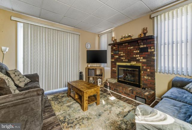 30 SAINT CHARLES PL, Runnemede, NJ 08078