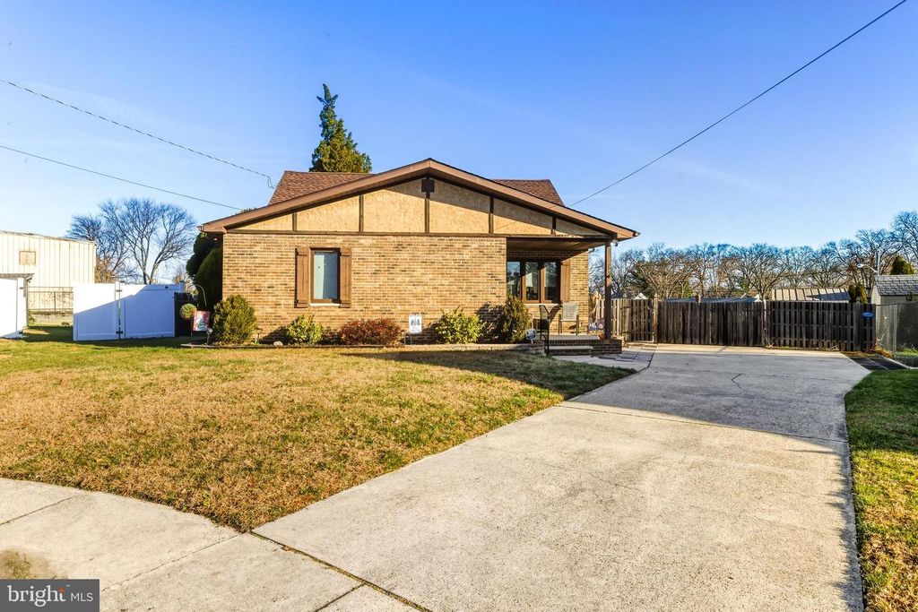 30 SAINT CHARLES PL, Runnemede, NJ 08078