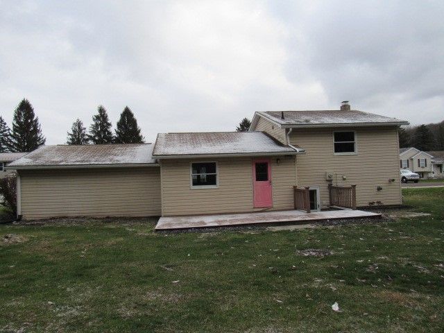 860 Lansberry Court, Somerset Boro, PA 15501