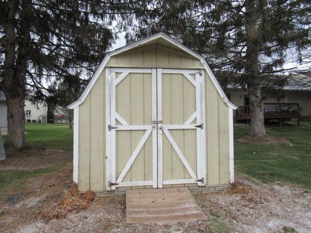 860 Lansberry Court, Somerset Boro, PA 15501