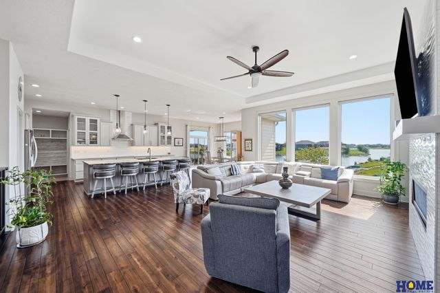 720 N 100th Street, Lincoln, NE 68527
