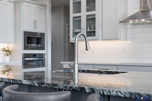 720 N 100th Street, Lincoln, NE 68527
