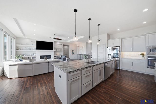 720 N 100th Street, Lincoln, NE 68527