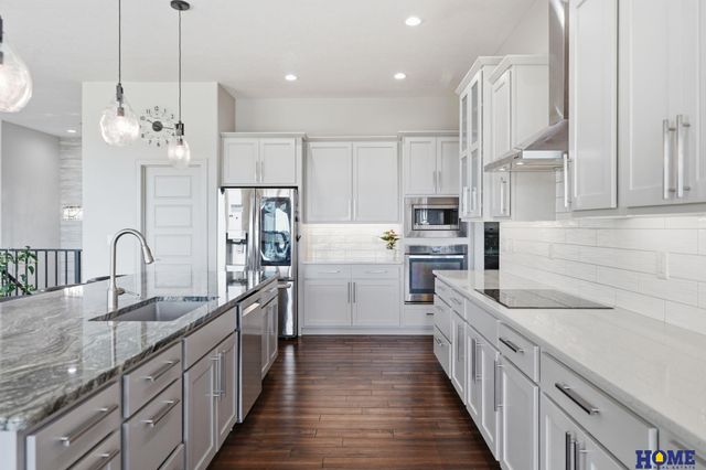 720 N 100th Street, Lincoln, NE 68527
