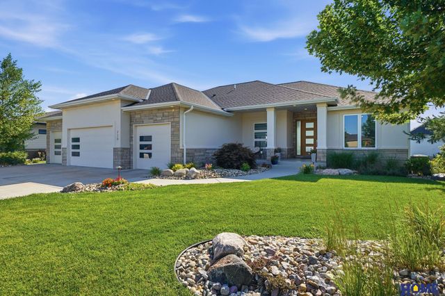 720 N 100th Street, Lincoln, NE 68527