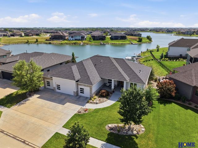 720 N 100th Street, Lincoln, NE 68527