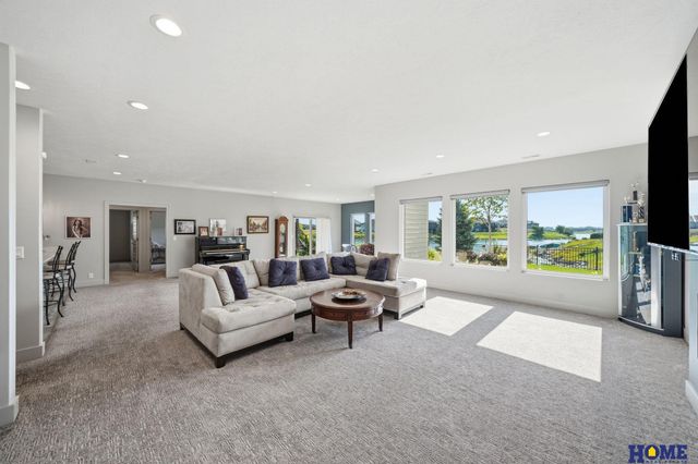 720 N 100th Street, Lincoln, NE 68527