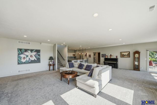 720 N 100th Street, Lincoln, NE 68527
