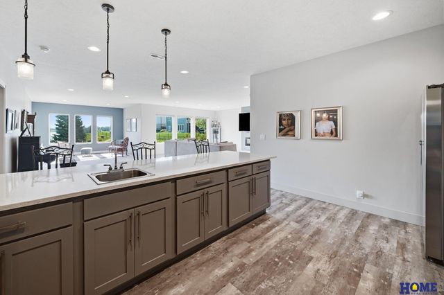720 N 100th Street, Lincoln, NE 68527