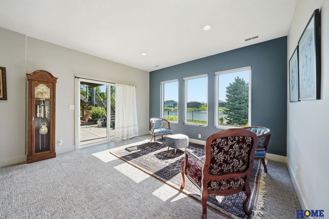 720 N 100th Street, Lincoln, NE 68527