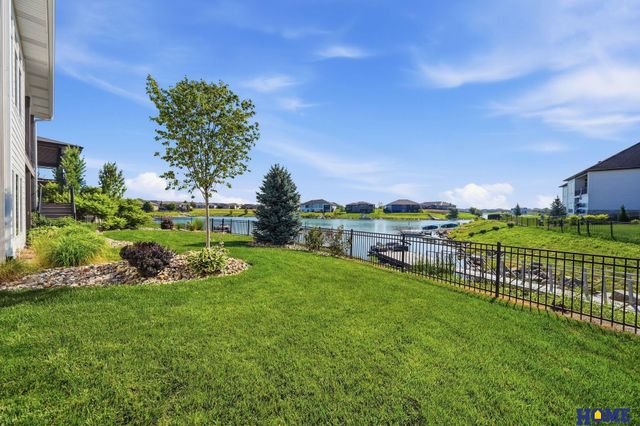 720 N 100th Street, Lincoln, NE 68527