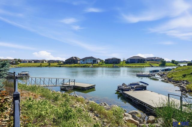 720 N 100th Street, Lincoln, NE 68527