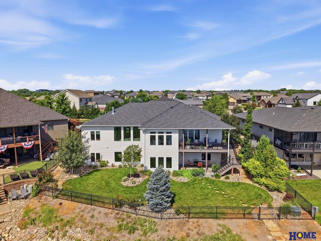720 N 100th Street, Lincoln, NE 68527