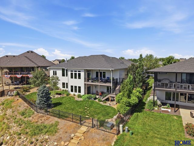 720 N 100th Street, Lincoln, NE 68527