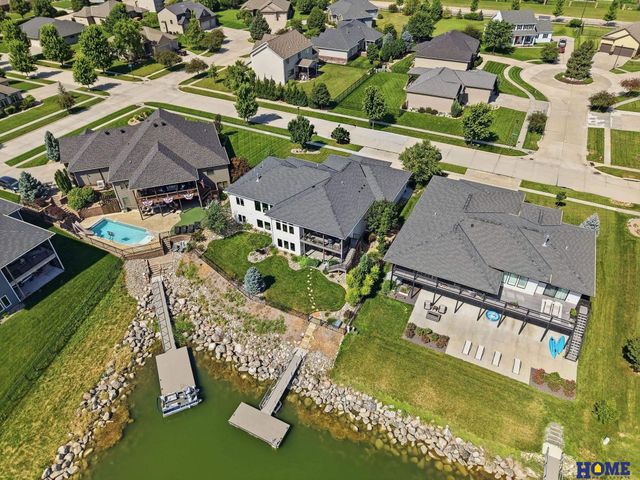 720 N 100th Street, Lincoln, NE 68527