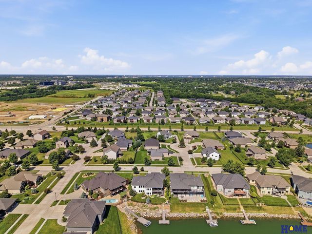 720 N 100th Street, Lincoln, NE 68527